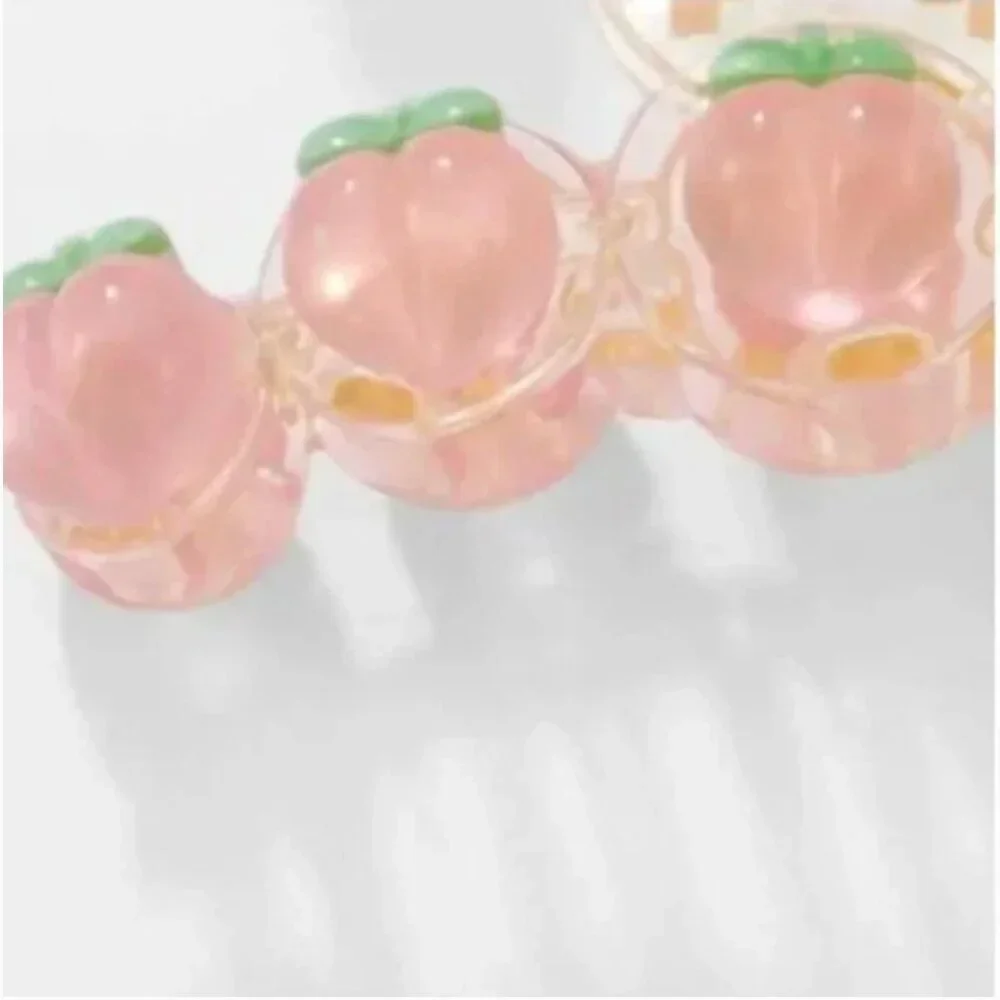 ⭐️ FREE Peach Fruit Hipster Hippie Artsy Trendy Modern Girly Hair Claw Clips Set